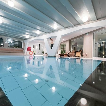 Hotel Gran Paradis Кампитело ди Фаса Екстериор снимка