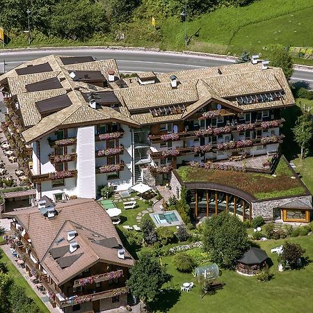 Hotel Gran Paradis Кампитело ди Фаса Екстериор снимка