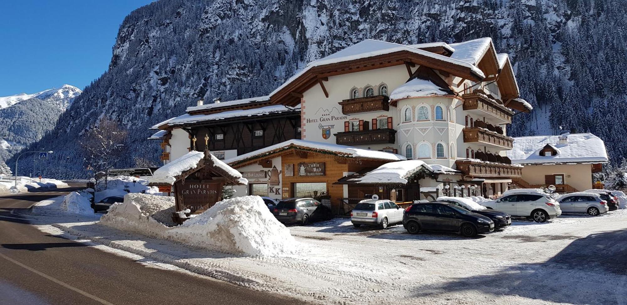 Hotel Gran Paradis Кампитело ди Фаса Екстериор снимка