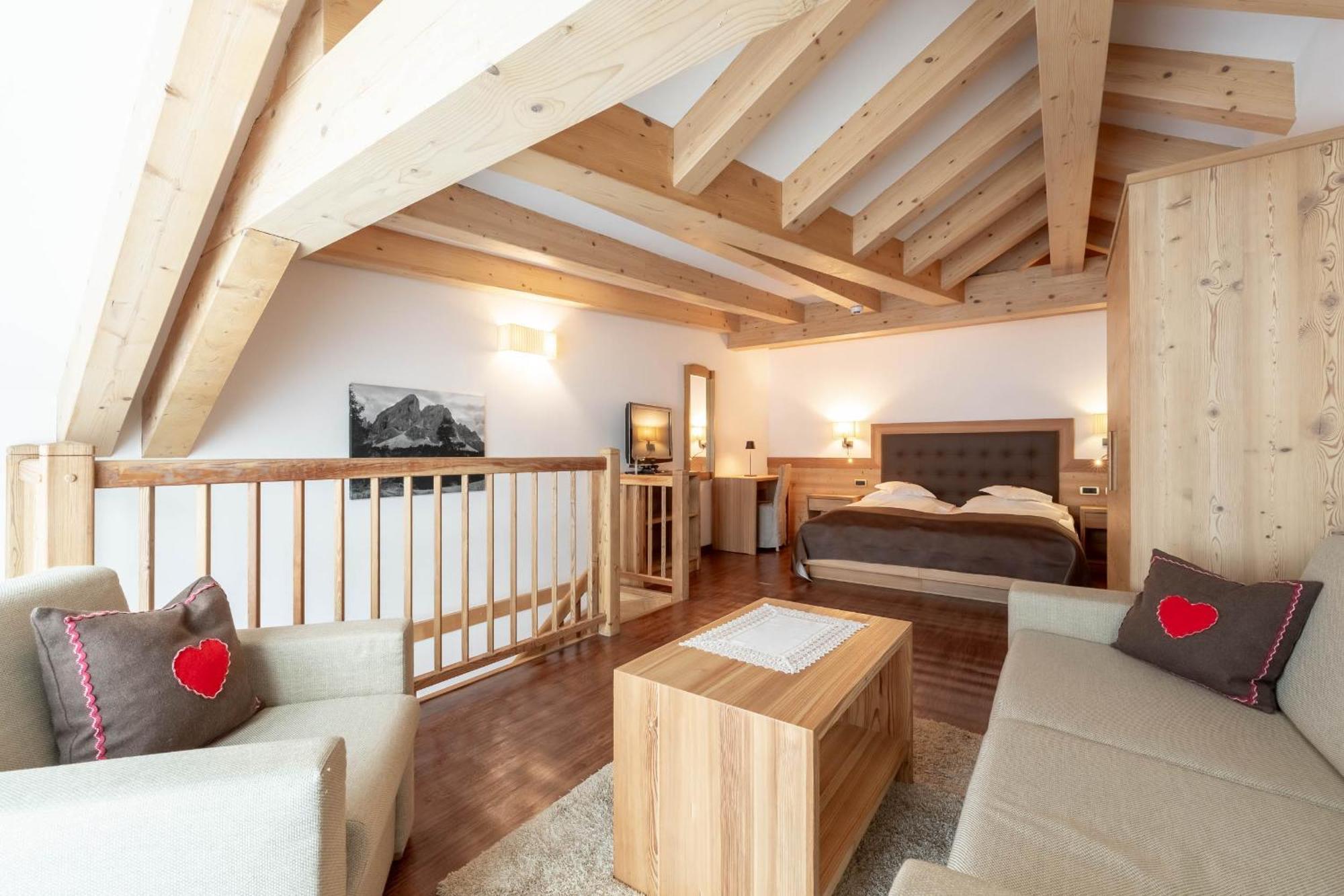 Hotel Gran Paradis Кампитело ди Фаса Екстериор снимка