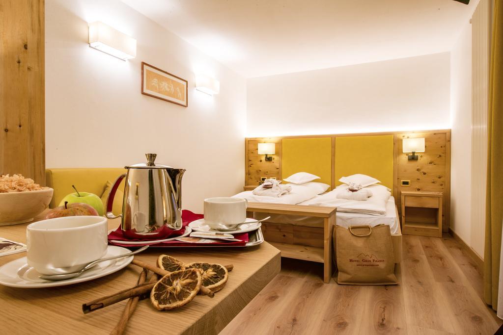 Hotel Gran Paradis Кампитело ди Фаса Екстериор снимка